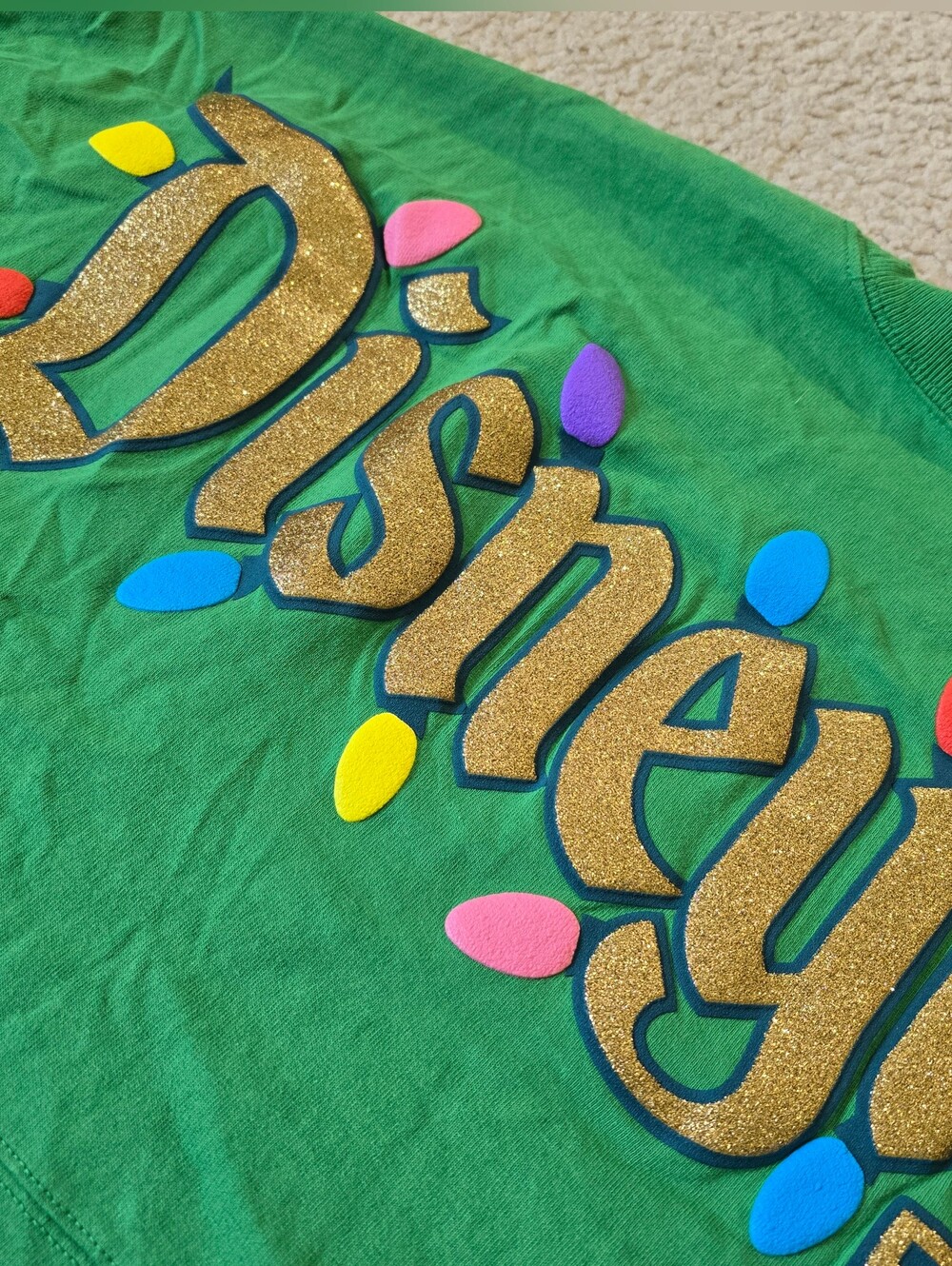 Disney Parks Classics Disneyland Holiday Greetings Spirit Jersey Green Adult NEW - Picture 12 of 15